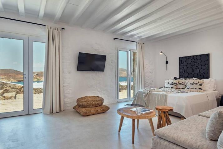 Private Villa Beachfront 30steps to Alemagou Beach