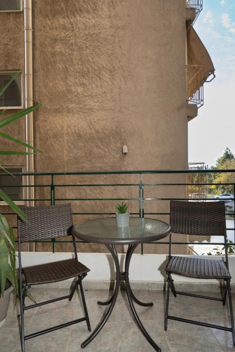Renovated Lovely Apt next to Marina Flisvos