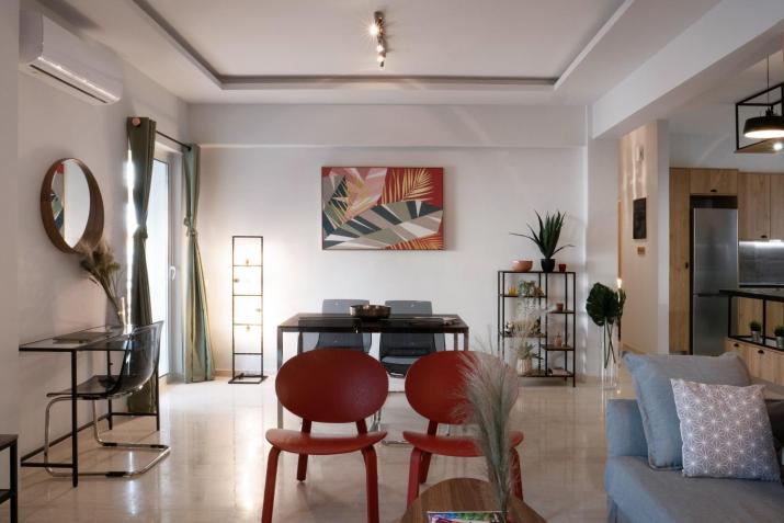 Colorful, Bright, Spacious, 2BR APT in Vyronas