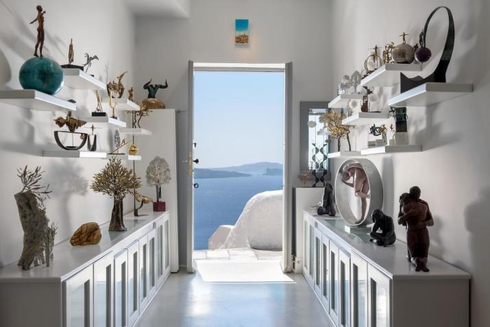 Oia Treasures Art Suites
