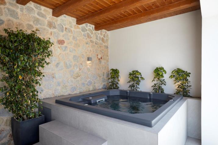 Kamini Santorini Villas