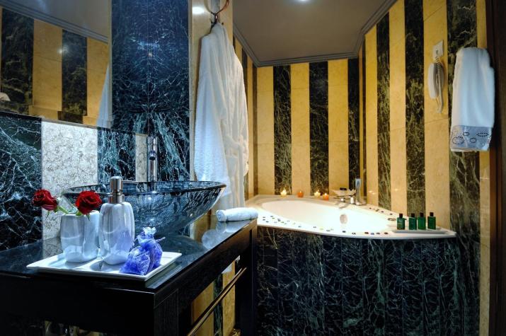 Civitas Suites Hotel