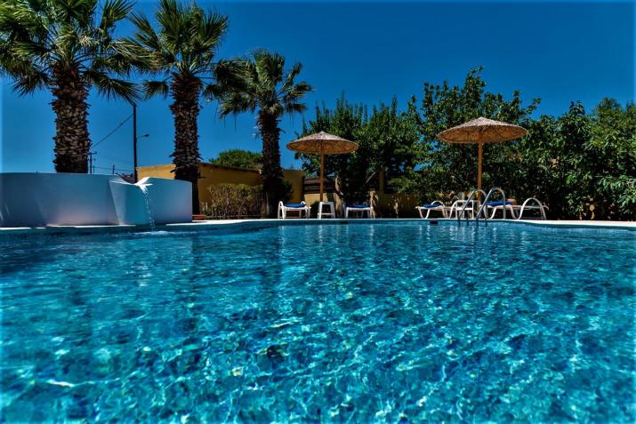 Luxury Xenos Villa 2 With 4 Bedrooms , Private Swimming Pool, Near The Sea