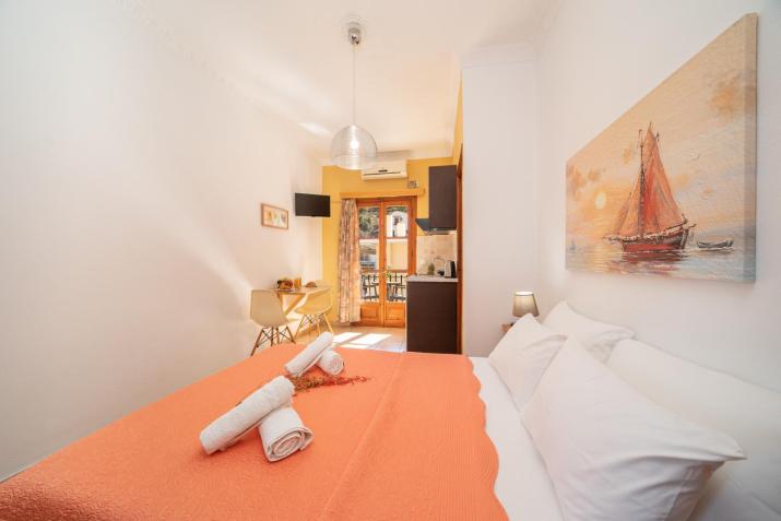 Alexatos Studios & Apartments