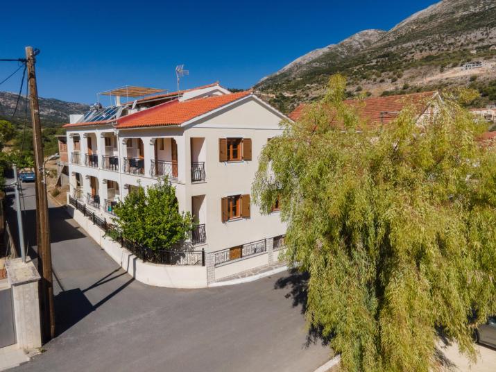 Alexatos Studios & Apartments