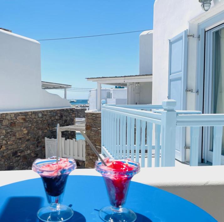 Aphrodite sunshine suite
