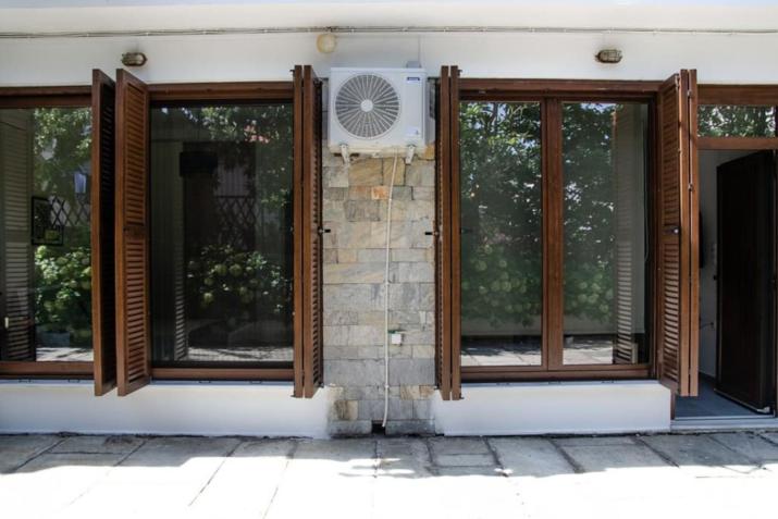 Sirokos House