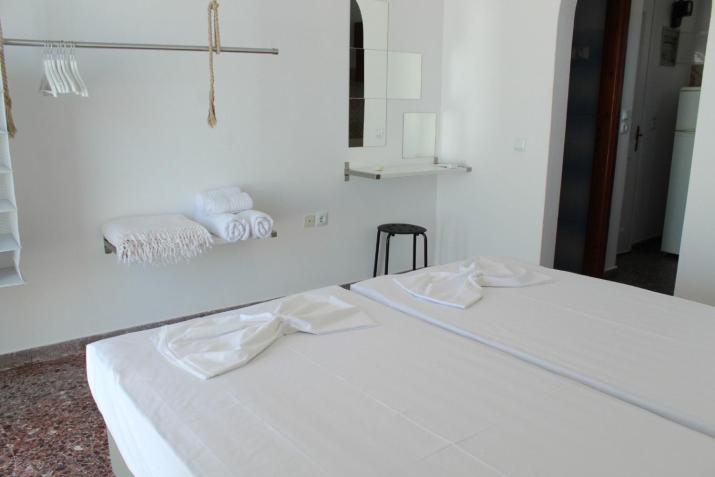 Klironomos Apartments Logaras