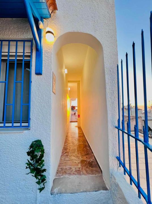 sky inn with great location wonderful Acropolis view in Neos kosmos