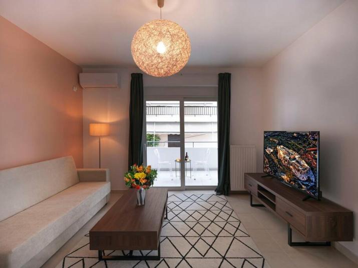 Pagrati cozy apartment in Athens