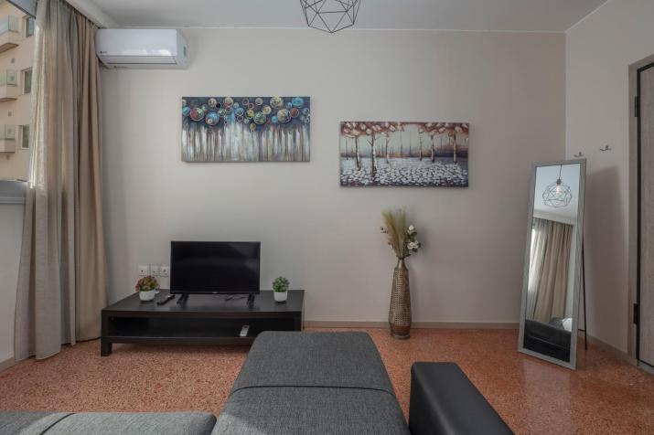 Kosmos Service Apartment Absolute City Center