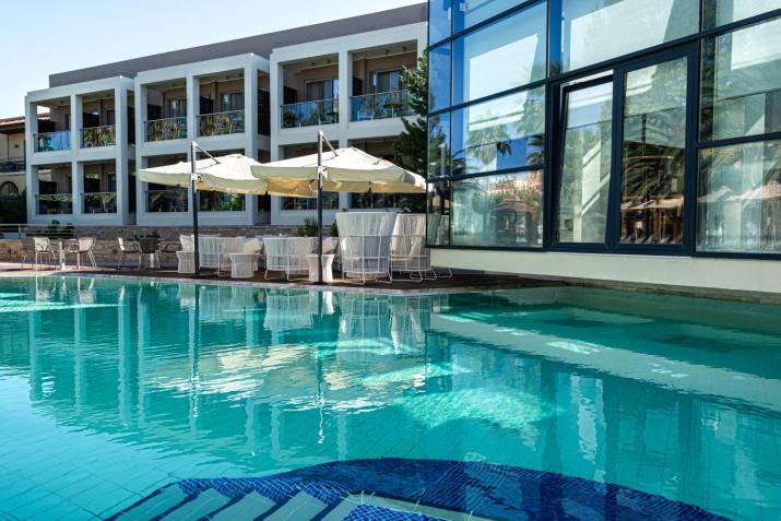 Minos Mare Royal