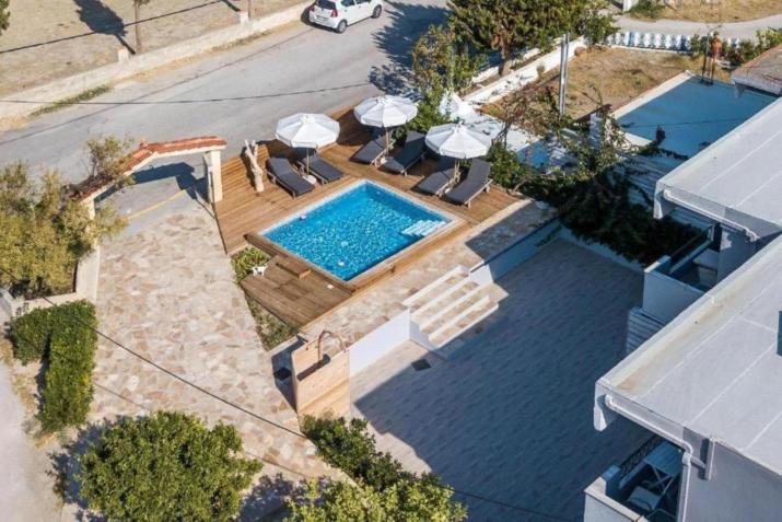Yianna Apartments