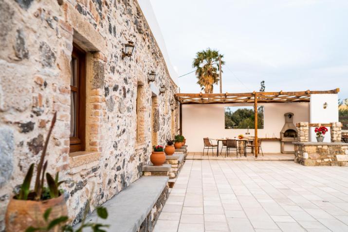 Paradisi Stone House