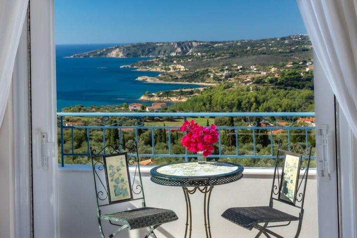 Villa Anna Margarita, beautiful modern villa with far reaching sea views