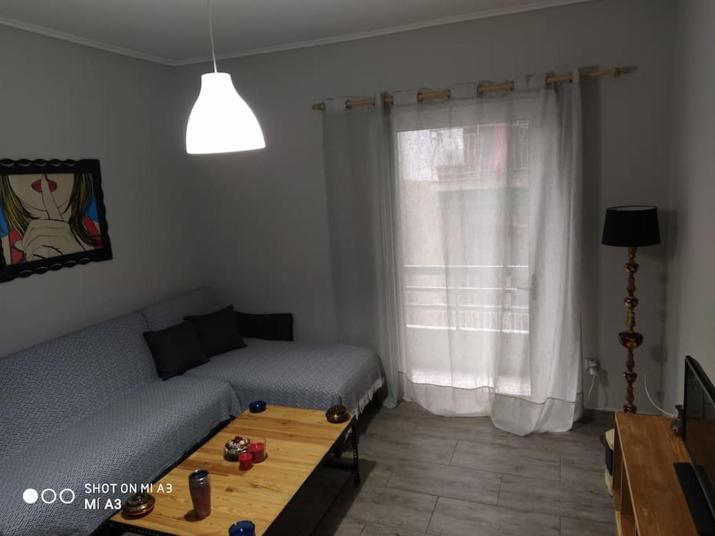 Nice& Cozy Flat 1min from the Heart of Athens.WiFi