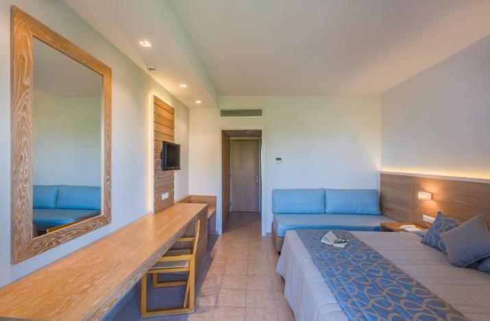 Tigaki Beach Hotel