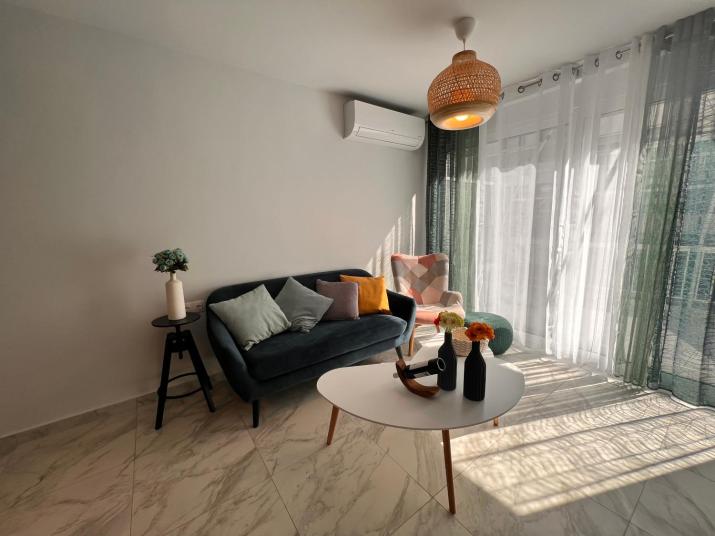 Casa de Tres Hermanos in the heart of Athens