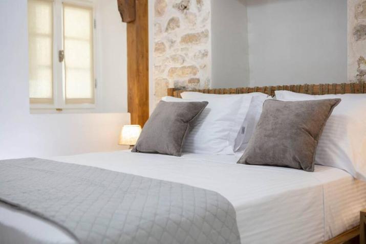 Angestrale Traditional Residence