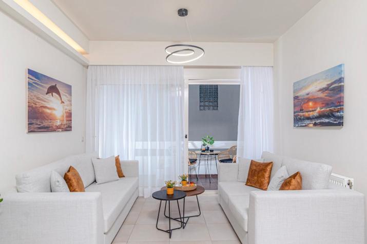 Luxury Town Center Suite, Β1