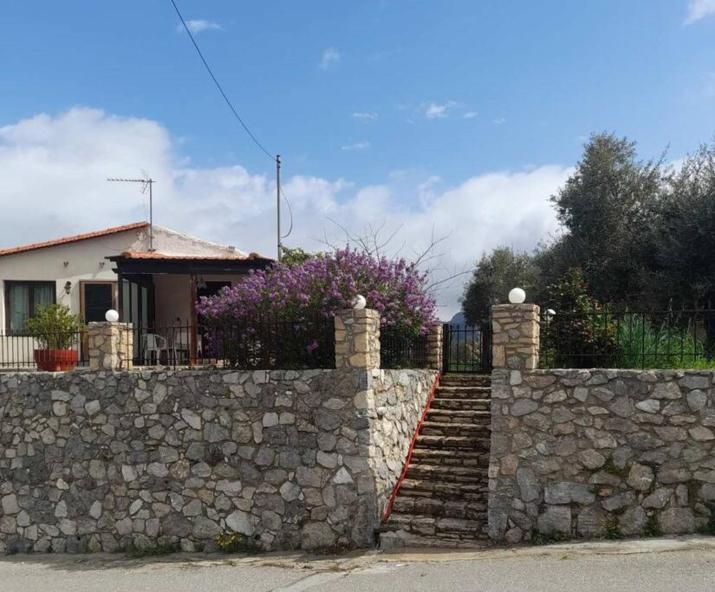 Το σπιτάκι στη Μουρνέ