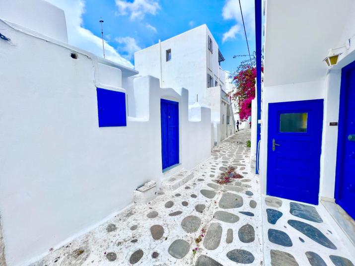 Provis rentals Suite next to the mills in Mykonos town