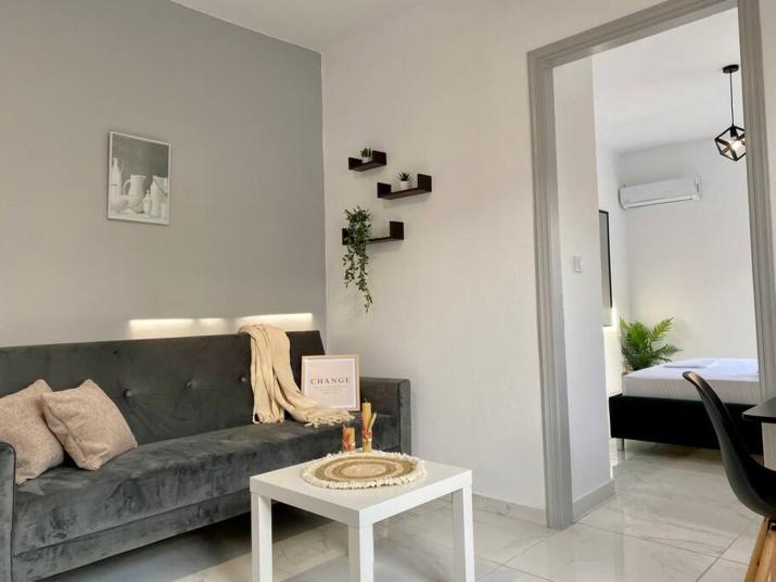 Stylish Apartment in Kos Town, Walking Distance to the Beach - No 10