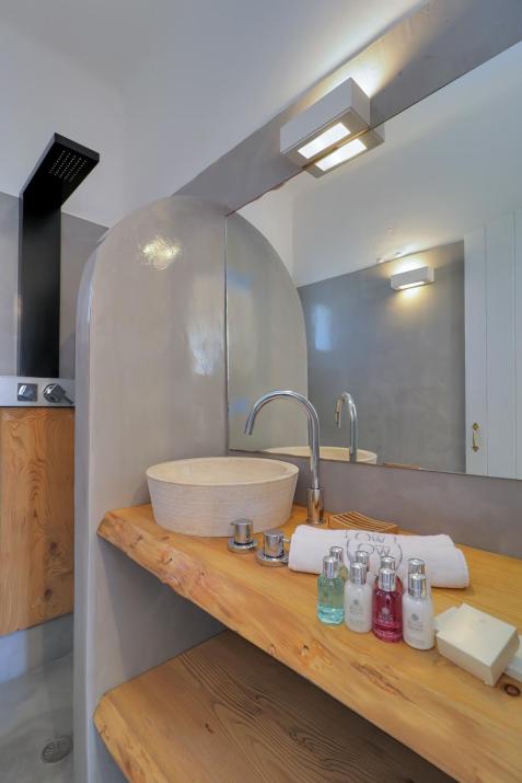 Ow Andros Luxury Suites
