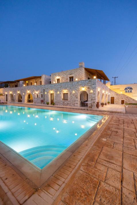 Avgerinos Village