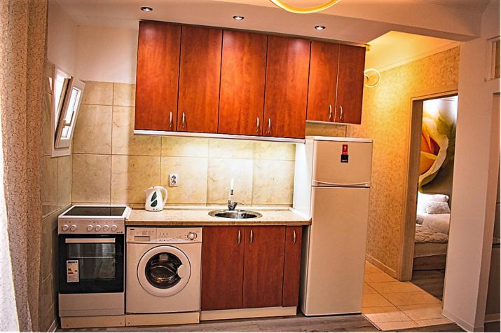 Kassandrou Suite HOT TUB-JAKUZZI - 2 BEDROOMS - BIG BALCONY - CENTER