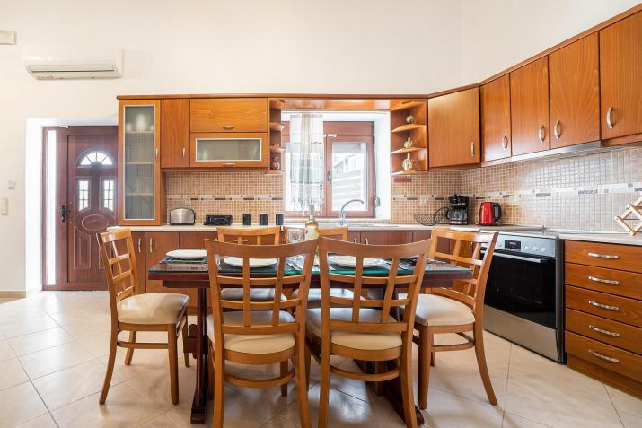 Villa Nikolaos