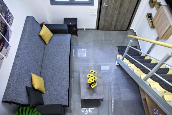 Dimosthenis_loft2
