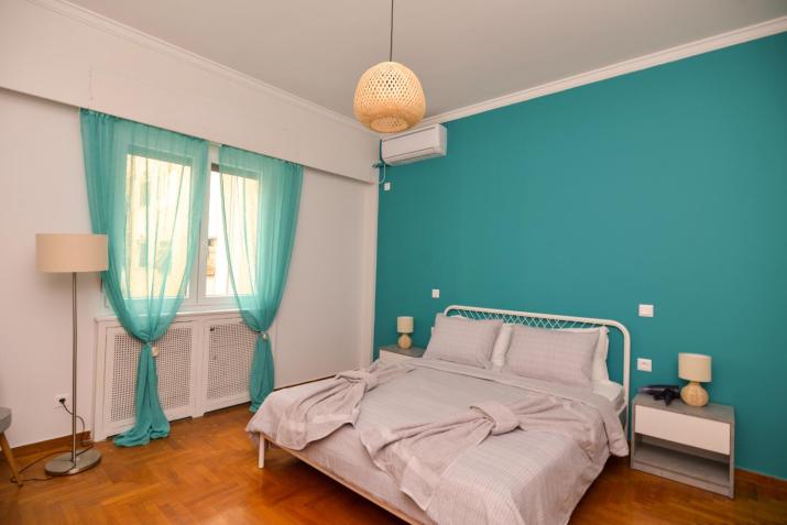 Athens central studio in front of Syntagma metro