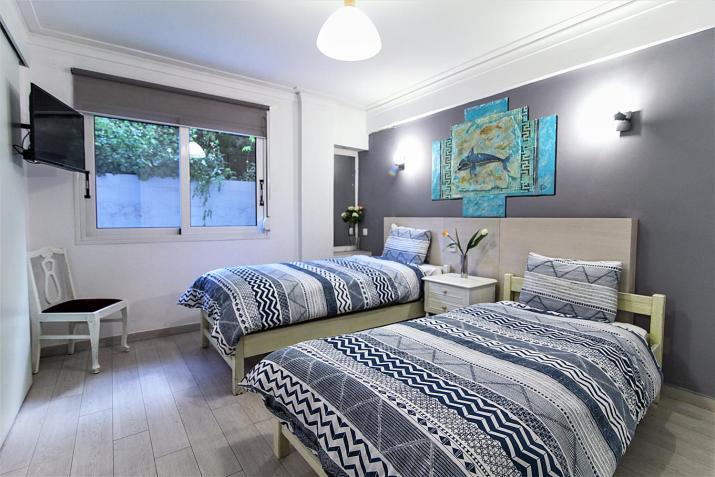 Best neighbourhood apartment in Athens near metro station & hospitals