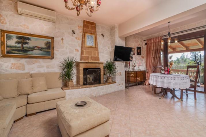 Private Villa Karavia