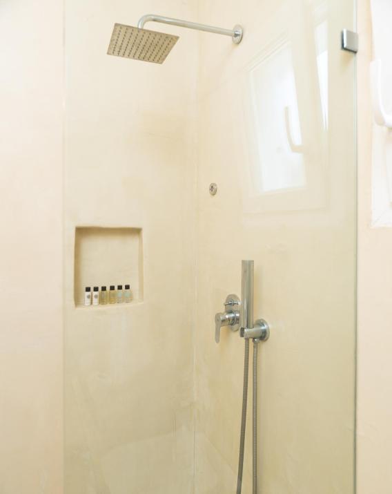 Rhenia Hotel