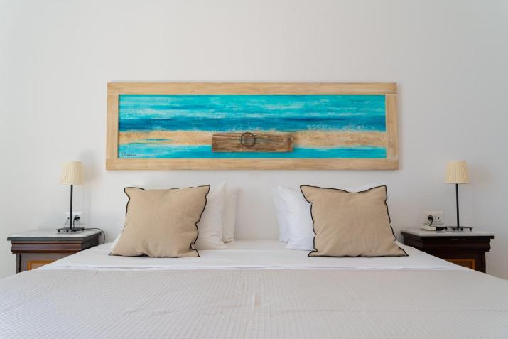 Rhenia Hotel