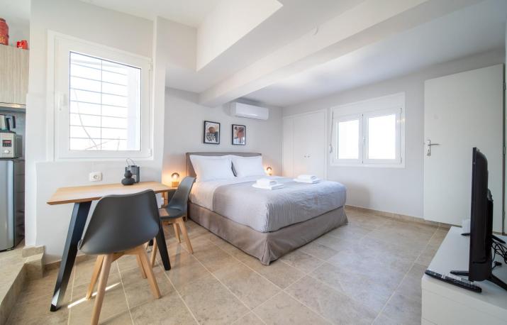 Aris123 by Smart Cozy Suites - Apartments in the heart of Athens - 5 minutes from metro - Available 24hr