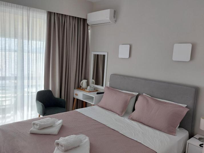 Hotel Avra