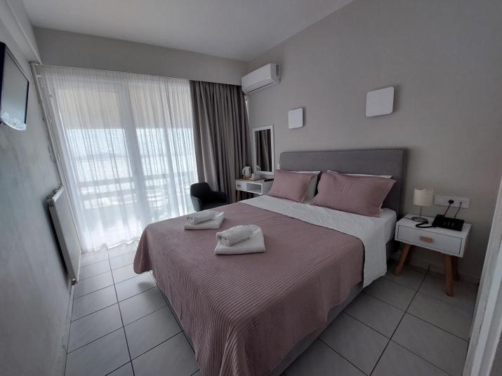 Hotel Avra