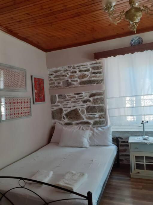 Ξυλοπετρα / Wood & stone house