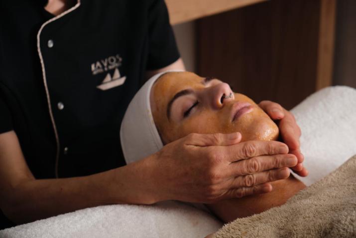 Kavos Hotel & Suites