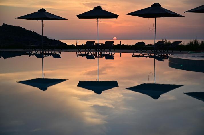 Kavos Hotel & Suites