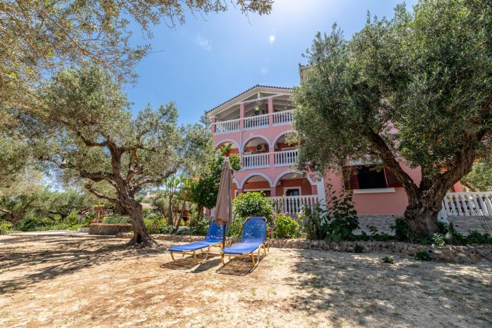Arazzo Apartments
