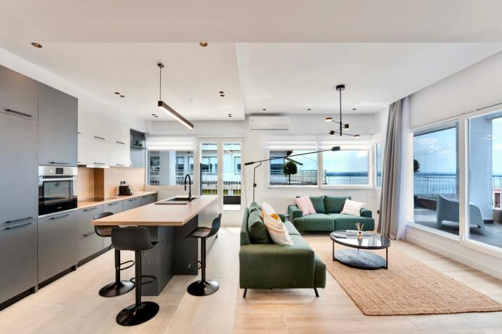 Oddity Seafront Penthouse Apartments