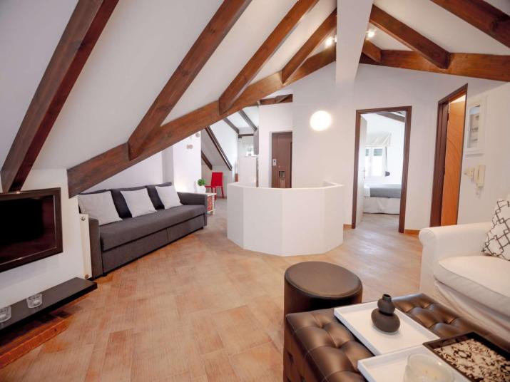 Ten Suns Residence in the heart of Lixouri