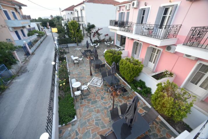 Anaxos Bay Rooms & Apartments
