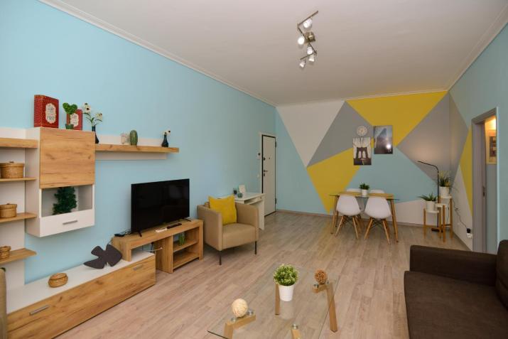 Athens central apartment in front of metro Syntagm