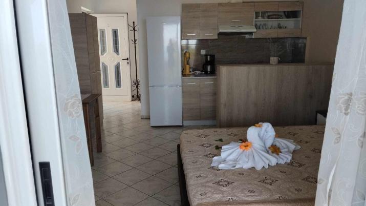 Golden Sun Apartments