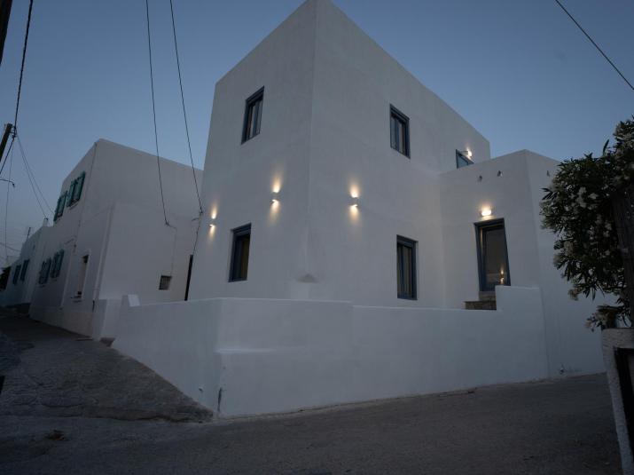 Traditional White House2